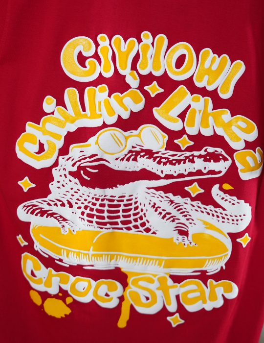 RED CHILLING CROCODILE  T SHIRT